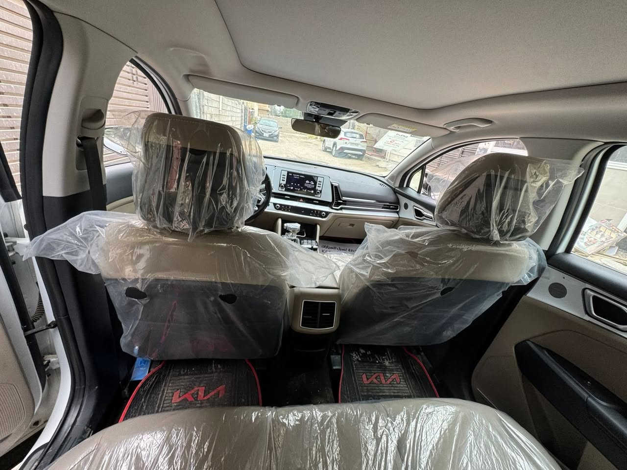 سلام عليكم 
مر خصت مدير الكروب 

سبورتج موديل ٢٠٢٥ فول 

ماشية ٣ الاف زيرو سياره ضمان الدولية 

فتحت سقف 
رادارات جانبية 
كشنات تتفئه 
استيرن هيتر 
شاشة جبيره 
كشنات كهرباء 
جنطة كهرباء 
لد امامي 
سياره فول مواصفات 
مكفولة من كلشي من بارد صبغ شخط ورصعة سياره على وضع شركة بعدهي زيرو 
بسمي سياره مكانها بغداد الدوره 
سعرها ٢٥٥ ورقة 
***********
