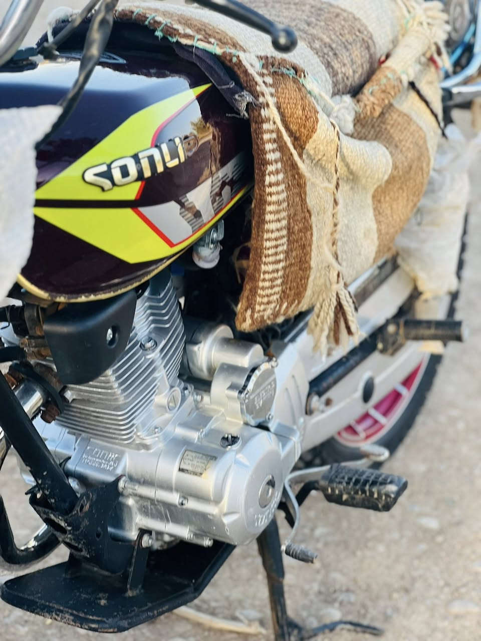 السلام عليكم دراجه سيفان ٢٥
دراجه نضافه خير من الله اوراق كامله 
مكفوله 670 بي مجال بسيط شراي تعال خاص او تصل 
***********
