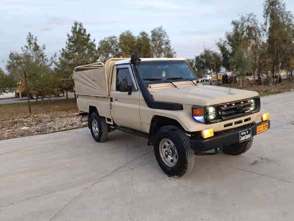 تويوتا ميكزه ميني موديل ١٩٨٩ سيف شه ش گير ماگنيت  پاوه ر ديسك  چكنيت بي ده عام بي لي دراوئارمي پلاستيكي سليماني ئارمه كه ي به ناوخومه وه يه به شه رتي ئارمو ئه وه ليات خه رامه براوبه شه رت  ده عامي بووده عامي به شه رت چوار تايه تازه چه مچه و ناوه بودي لوك پاتري تازه مه كينه گير ئه كسل شانسي  ده بل ئه كسل كاره باي ه‍ه مو گياني به شه رت سعري.   53 گه لاو كه ميك مه جال. شوين چه مچه مال.                    ***********.                     ***********
