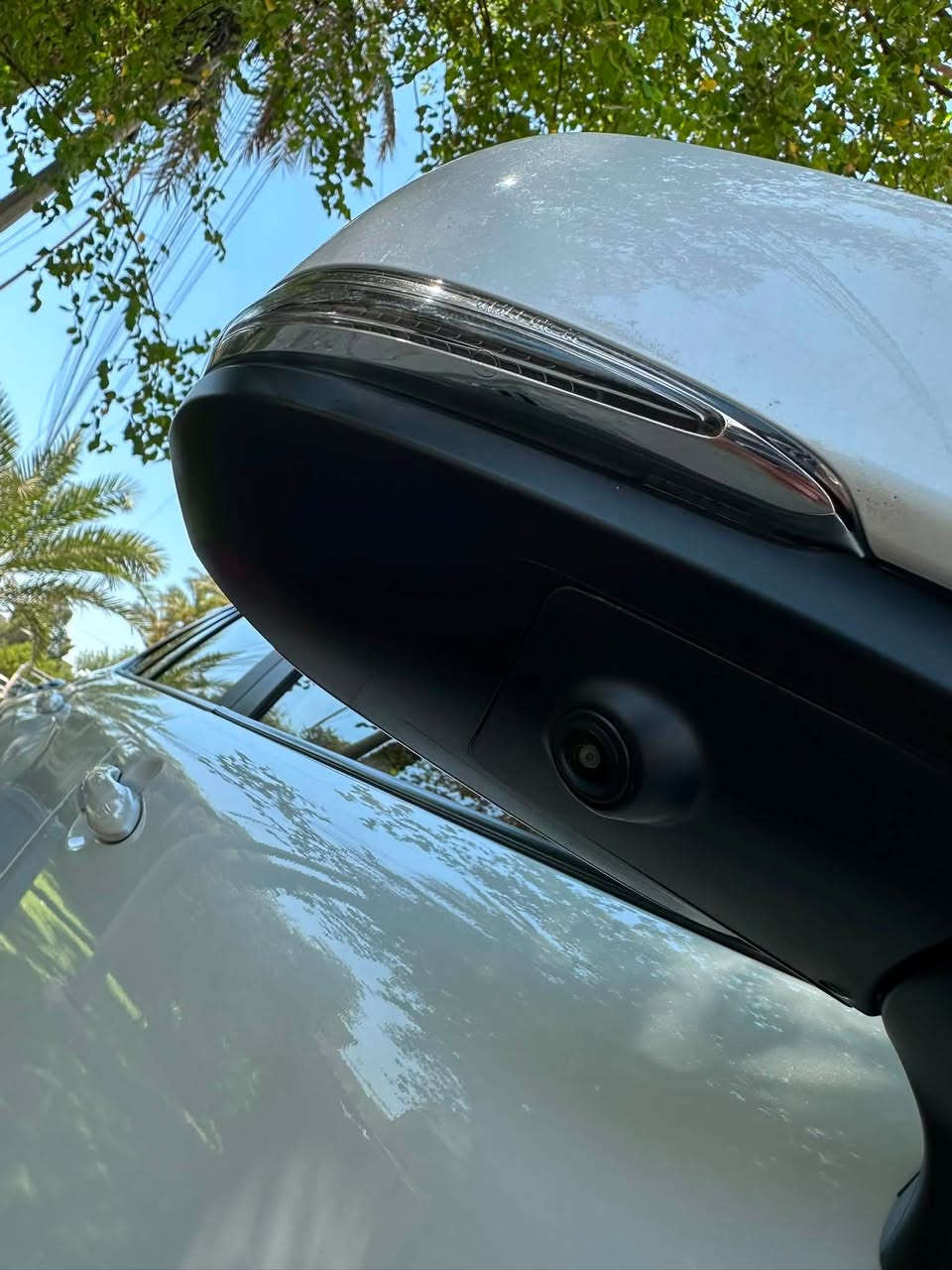 السلام عليكم 

للبيع تيوتا كورلا كروس هايبرد 🔋
موديل 2025
 مكفولة كفالة عامة من كلشي الي ابالك⚠️
ماشية 18 الفkm  نضيفة حيل 
ـــــــــــــــــــــــــــــــ🧿🧿🧿🧿
الموصفات اعلى شي 1/1فولللللل. للاخير
خمس كامرات📷🎥🎥📷
كشن كهرباىي⚡️
داخل جلد مشمشي واسود بلادي🍑🖤
حملات سقف  
بروجكتورات
بصمة ابواب عدد 2
فتحة سقف .                           سبير ما نازل🛞
تحكمات ستيرن جهتي
رادار امامي 
كامرة دوارة بلادية
اوتو هولد 
سايد بريك بصمة
شاشة كبيرة مع لاسيق حماية🖥️
سياقة اوتو 
3انضمة قيادة 
ابل كار بلي +اندرويد
تحديد مسار 
تبريد قطعتين
وباقي الموصفات المعروفة
 
ملاحظة 👀🚨السيارة مصروف عليها كماليات
. 1  مليون دينار كماليات💸💸💸
لايت زينون عالي ناصي 
لد داخلي متغير الاوان 180لون متغير
تخم سوادات كت كامل
عازل حراري
هورن امريكي اصلي
ارضيات روزلاين
ويالة سود بلاك 
الارضيات جدد والكتلوكات بية كامل جديدة لووك
دهن اصلي  بانزين فقط محسن 
مكاني بغداد زيونة 📍رقمي ***********
السعر 28.500  وبية مجال بسيط حك الجيه
