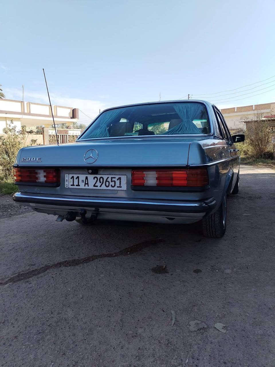 السلام عليكم مرسيدس w123موديل 84 سياره كامله مكمله من حداديه كير محرك تبريد تخم تاير سياره بلاديه وخير من الله اربعه سلندر 230 رقم بغداد باسمي سنويه لل29  معروضه 78 العنوان الصويره قرب المعهد الفني .***********
السياره احلى من الصور ...
