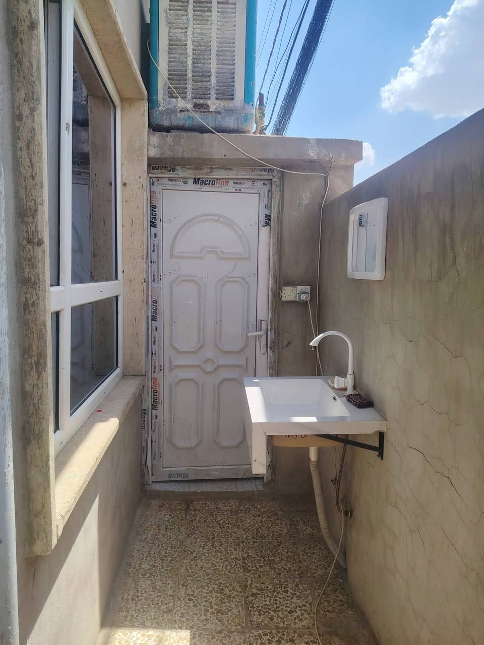 بيت للبيع✅ موصل حي🏠 🏠 المهندسين شارع 60 خلف اسواق الخضراء المساحه👉 60 متر 👉 واقع حال 90 متر بيت مربع 👉
يتكون📍 الدار من🏠 غرفة النوم وهول واستقبال ومطبخ📍📍 ومشتملات السعر 45 وبي مجال 
🗒️سند طابوالزهور شرط التحويل
الاستفسار مكتب 🏢 ابو صفوان العقار الاتصال على ارقام👉👉 التاليه✅✅✅✅✅✅✅✅ 
*********** وتساب☎️ 
*********** وتساب☎️
