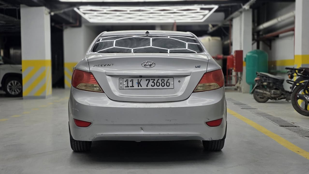 اكسنت موديل 2013
رقم بغداد بأسمي 
سيارة كلش حلوة 
بيها صبغ قبق صندوق بدون ضربه 
مكاني نجف 
للأتصال (***********)
