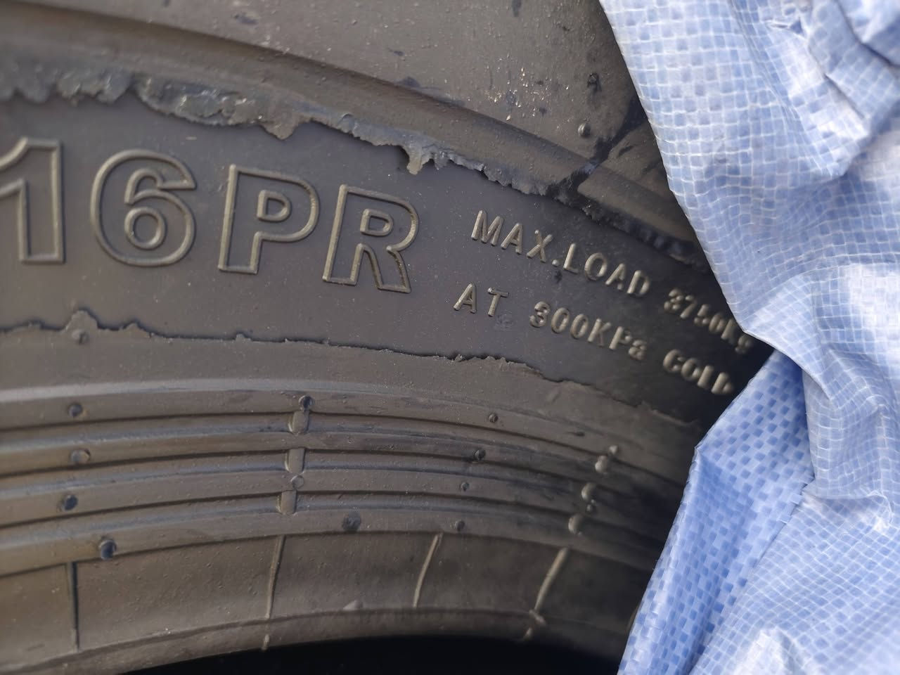 تم وصول اطارات كرستال صيني 15,5/25
درجه اولى 
16 قاط 
انتاج 2025
العنوان بغداد مجمع مشن طريق معسكر الرشيد
الاتصال على الارقام التاليه 
***********
***********
***********
