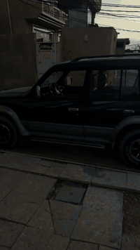 سلام عليكم باجيرو موديل 94  نضافتها نفس. ما موضح بل صوره جاهز ابسم صاحبها وهاذ رقمه 

‭0787 138 7603‬
