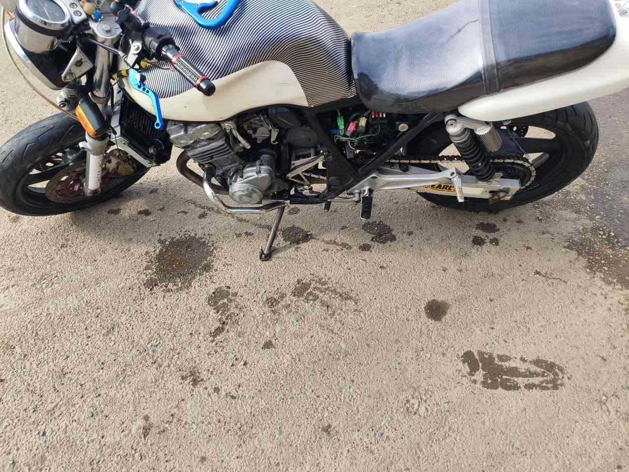 سيبي فور جيل اول 16 ولف دراجه ناقصه ترتيب بس ويراد تنضيف كابريترات مكينته حلووه معدل حلوو السعر. 1100وبيه مجال ‏‪0781 921 6150‬‏
