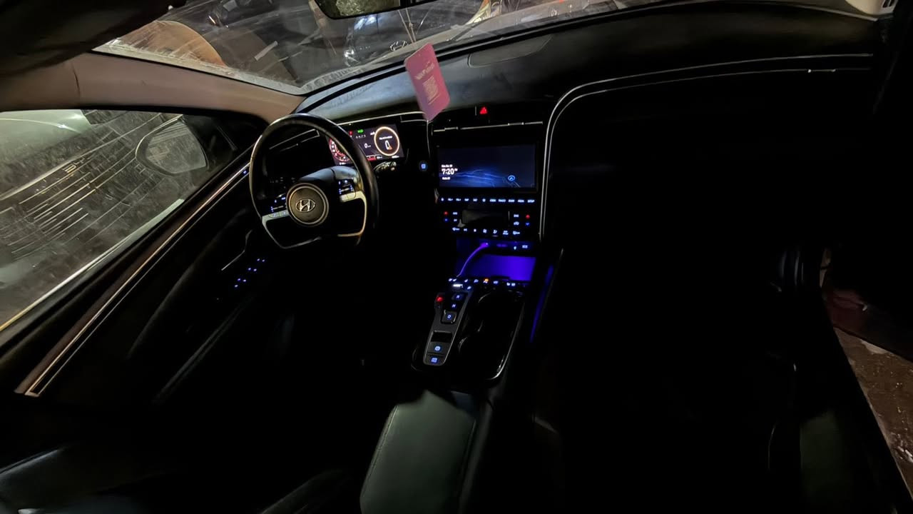 توسان2024
اعلى فئه بالتوسان سياره تتقدم وترجع بالبصمه 
السياره خمس كامرات + حساسات ٣٦٠
رادارت ٣٦٠
مكينه ٢٥٠٠
كير دكم
بانوراما 
السياره ماشيه ٤٠ الف كيلو
صور الحادث مرفقه 
رقم ***********
