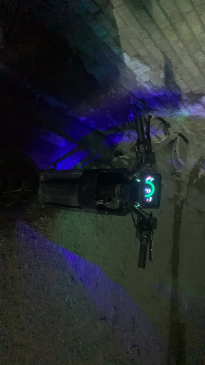 سلام عليكم دراجه R9 موديل 2025 مستعمله ٣ اشهر فقط الضرار فقط الكفرات الكهربائيات جديدا معا ضمان فحص السعر355 وبيها مجال كلش رقم التواصل واتساب ***********
