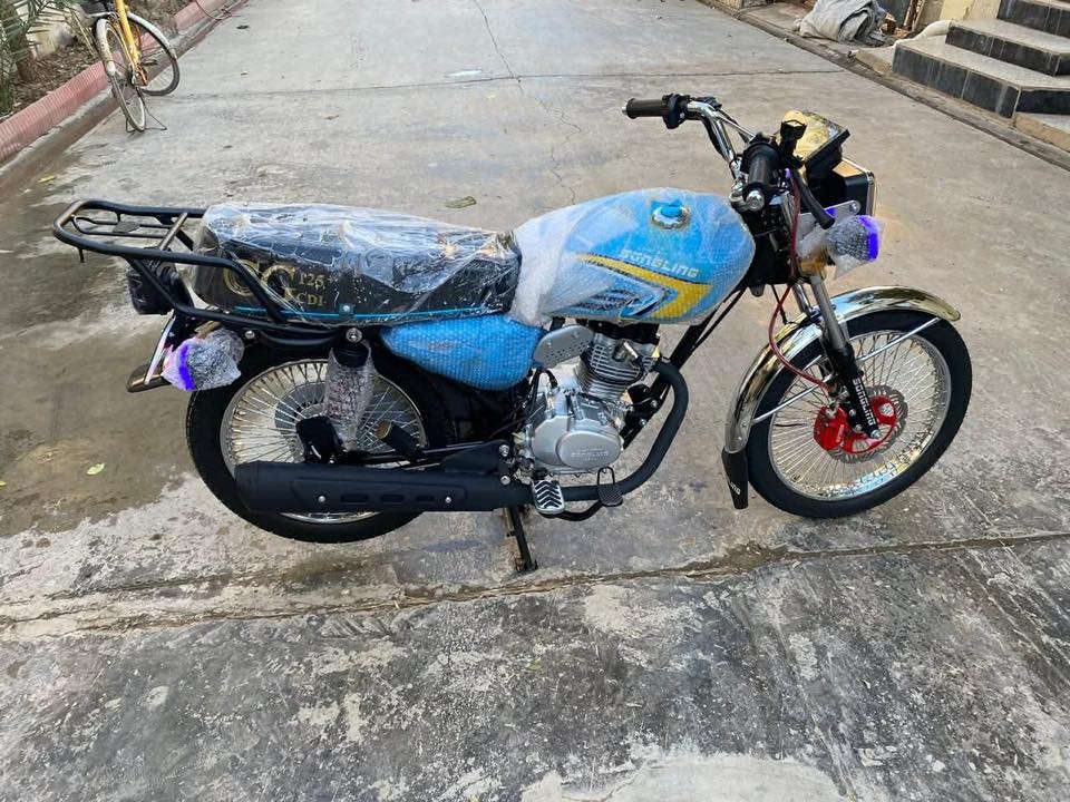 السلام عليكم تايكر 26 زيرو صار 20 يوم من طالعه اوراق كامله دراجه كلشي شغال بيها شاشه شغاله  السعر 775 وبيها مجال الشراي يجي خاص او يتصل ***********
