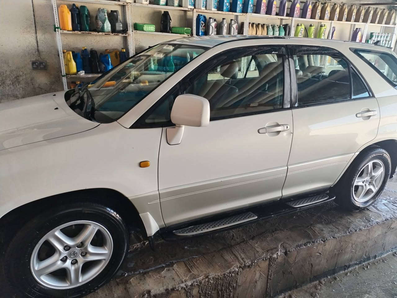 سلام عليكم تويوتا هارير موديل 2000 مكينه 6 سلندر جاهزه جدا من كلشي مكفوله كفاله عامه بدون ضربه وصبغ وتبديل كل غراضه كامري تبريد شغال مكينه جديده حداديه 80 بالميه 3 انضمه قياده مري شفط  مكانه ناصريه تحويل مباشر سعره 72 الاستفسار اكثر اتصل ***********
