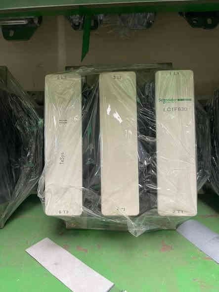 سلام عليكم ورحمه الله وبركاته
يوجد لدينا جميع الكونتكترات قواطع 
 اصلي جدا نضيف ABB . شنايدر فرنسي 
جميع الامبيرات متوفره بنسب الاسعار
 الاستفسار خاص 
👈***********👉 حسين عكد 
خدمه توصيل جميع محافضات العراق#
