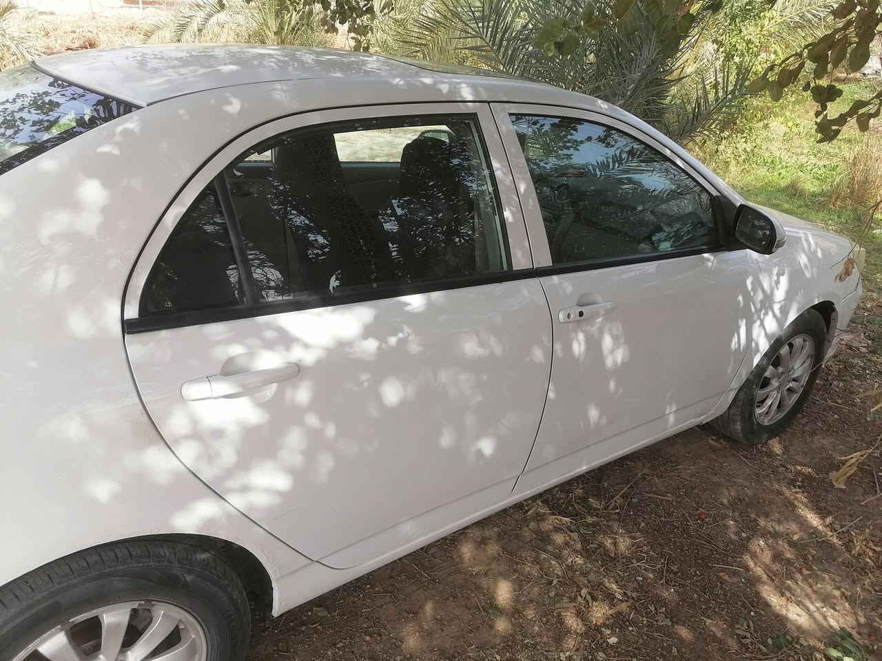 السلام عليكم بي واي دي جي ثري 2013فول مواصفات ع وضع الشركه السياره مال بيت مامتعوبه ماتخسر عليه ربع كلها شغاله بيها صفحه مال سايق محولبه بس مامبين  رقمه بغداد مشروع وطني سعرها 52 ورقه وبيها مجال بسيط استفسار ***********
