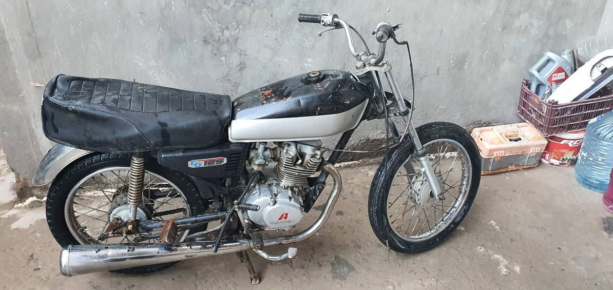 سلام عليكم دراجه للبيع كلك. كلك مكينه بيها بخار قليل مكاني نجف نداء  سعر ١٥٠ او بيها مجال


**إذا كنت صاحب هذا الإعلان وتريد حذفه لأي سبب، رجاءا أرسل رسالة إلى الدعم الفني**