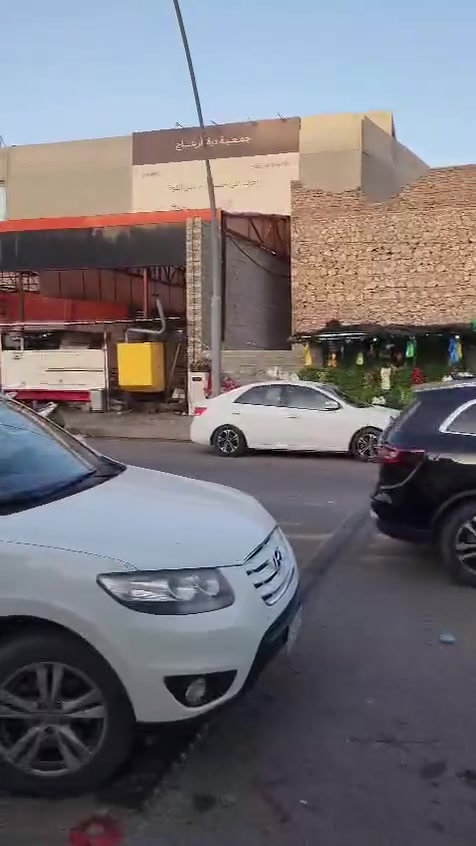 بيت للايجار بداية شارع عشرين من جهه جامع الدولة يحتوي البيت ع غرفتين نوم وهول وصالة وديوانية ومطبخ وصحيات عدد٢ .
التفاصيل موجوده من خلال الفديوهات .
البيت يصلح ان يكون مذخر او مكان لتوزيع خدمات توصيل او معهد وايضا سكني
التواصل ع الرقم واتساب ***********
