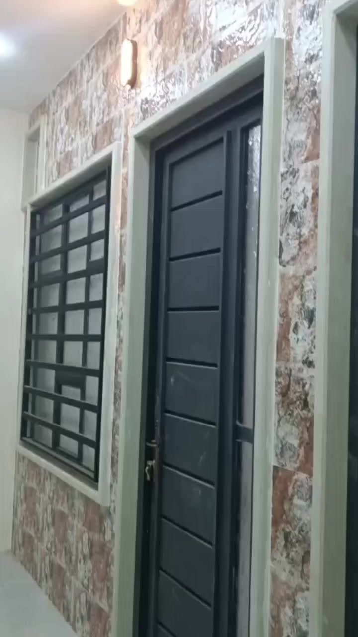 سلام عليكم شقه للايجار بحي وحده مقابيل كليه حدباء مساحة 100 متر بناء حديد زيرو لاستفسار اكتر هدا رقمي ***********
