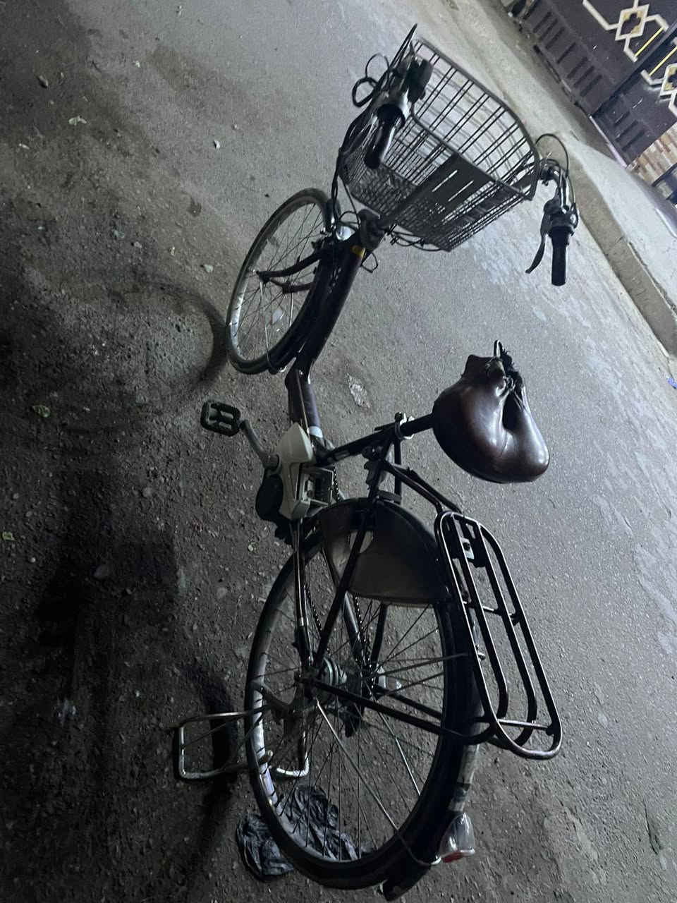 السلام عليكم من رخصه الادمن
بايسكل شحن ياباني مابيه اي نقص بس بطارية وبيه نمرات 
الصينية مالته موجودة والقفل مالته همين بس اني شايلهن
لأن جديدات 
التواصل على هذا الرقم *********** واتساب
السعر:120وبيه مجال
