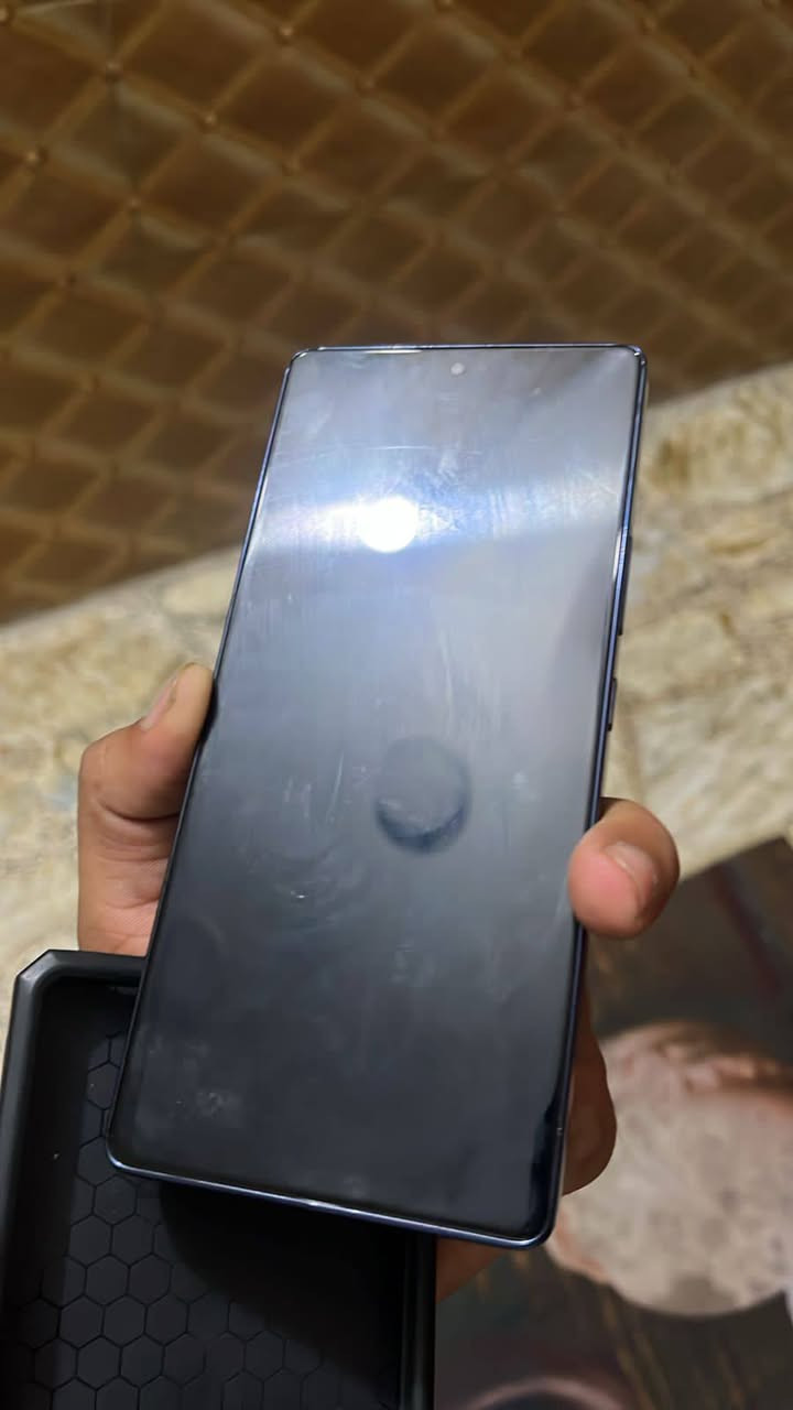 سلام عليكم جي تي 20 برو /256
جهاز نضيف كلش بي هاي الضربه ما مأثرة عليه شي كل شيء شمال دبل سيم كارت مكاني بغداد مدينه الصدر هـ *********** سعره 275
