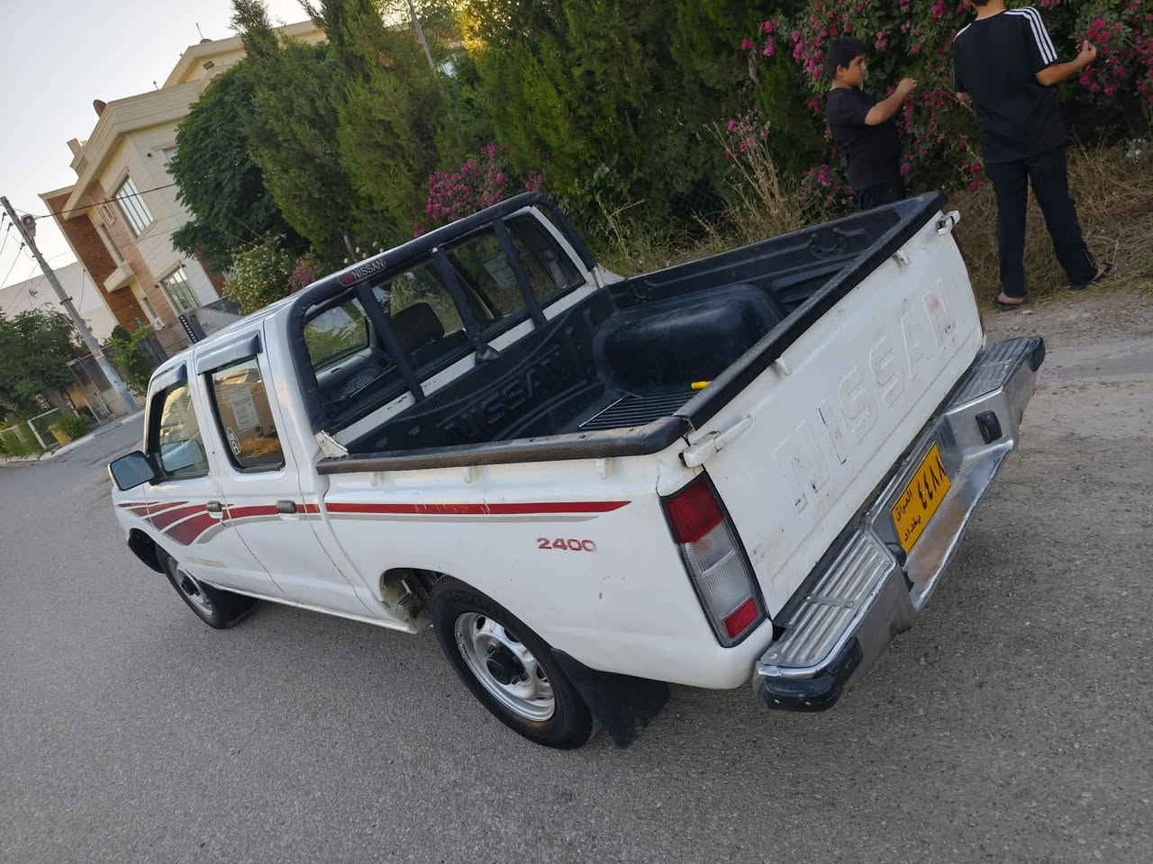 پیکاب نیسان مۆدێل 2002 تەبریدوپاوەر گێڕومەکینەوئەکسلی بەشەرت بێ دەعم و بێ لێدراو مزایدەی ئەسڵی چوارتایەی لۆک  بێ تەقەوڕەقە سعری 50گڵاویەک تۆزێک مەجا ***********ژ.م***********ناونیشان چەمچەماڵ
