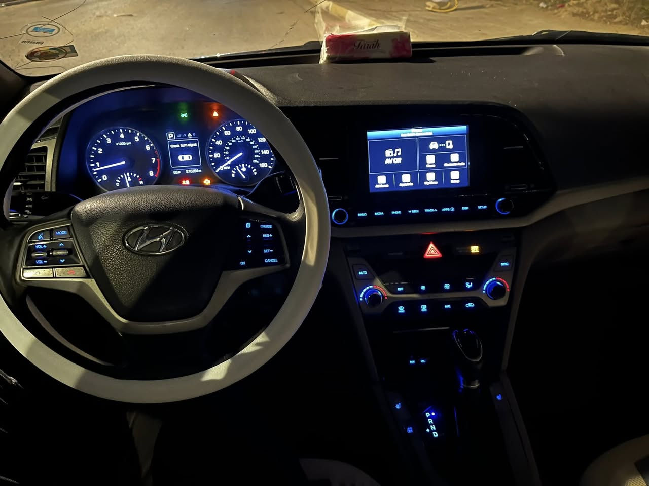 سلام عليكم النترا 2017رقم اربيل انكليزي تحويل وكاله مباشر السياره ليبل واحد كلها بيها بس صبغ الجاملغ  واشويه بخشم البنيد السياره جاهزه من كلشي كير مكينه تبريد خير من الله فول مواصفات عده الفتحه 
السعر 110وبيها مجال 
مكاني كربلاء طوريج ***********
