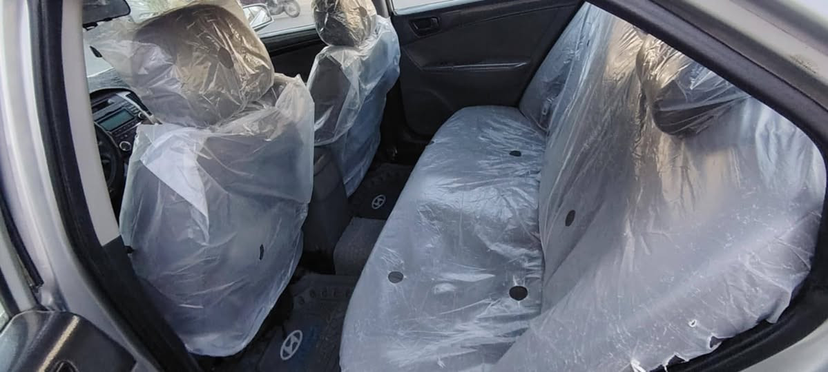 سلام عليكم سوناتا للبيع موديل 2009 وارد امريكي محرك 2.4 السيارة فول كشن كهرباء فتحة سقف داخل صاج تخم تاير جديد تبريد ثلج  رقم بغداد بسمي سنوية 27 بيها صبغ ربع الجاملغ والباب مبدل سونار موجود محرك وكير جدد شادهن سعرها 130 وبيها مجال مكاني كربلاء طويريج ***********
