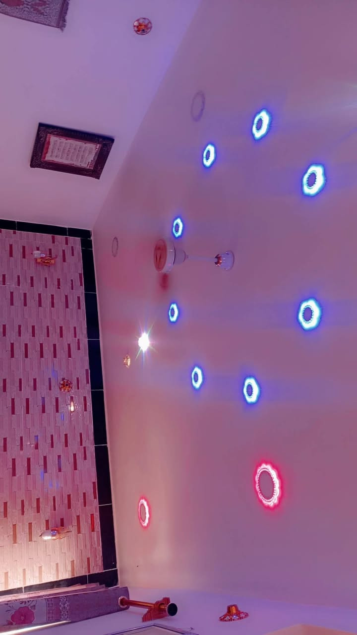 اللهم صلي على محمد وآل محمد
مكلف بالنشر  
بيت زراعي للبيع بحي الامير قرب شارع ٣٠ 
المساحة ٢٠٠ يحتوي علئ رباط كونكريت ارضي بناء طابوق بناء حديث ستقبال ٤+٧ غرف عدد  ثنين ٤+٥ صافي صالات عدد ثنين وحد ٤+٥
وثانية ٤+٦
مطبخ ٤+٥
صحيات داخلية وخارجية تطبيك سراميك جداري ورضي كامل
وارش رتفاع مترين
تئسيسات كهربائية وماء ومجاري درجة أولى والشبابيك والبوب حديد درجة أولى 
بوب صاج تسكام درجة أولى 
البيت جاهز من كلشي
الإتصال ولاستفسار علئ الرقم ***********
