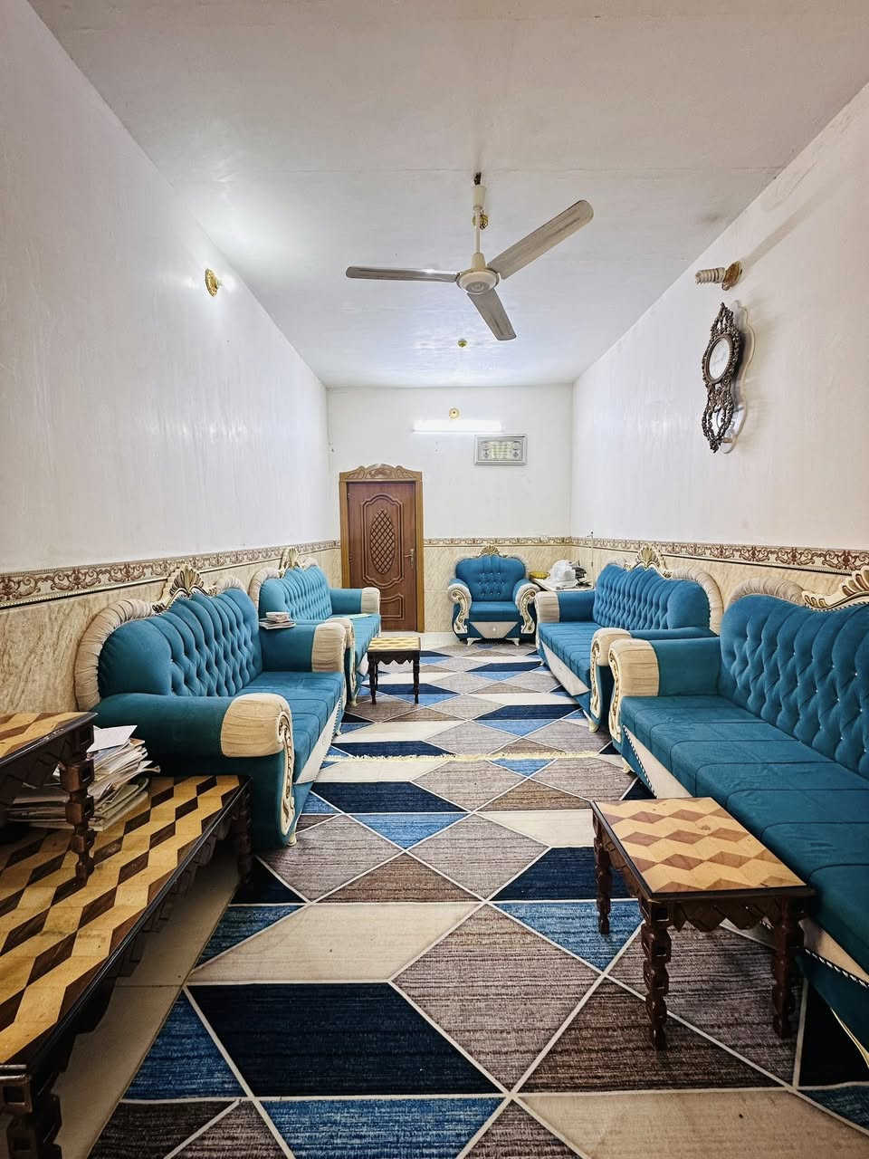 السلام عليكم  بيت طابو صرف بالحيره حي الحسين مساحته ١٢٥ شارع٢٠  مقابيل المنتره 
غرفتين خمسه في اربعه
صاله سته في اربعه
استقبال ٣ونص في ٧
مطبخ 
ملحقات صحيه٢
***********متوفر واتساب
