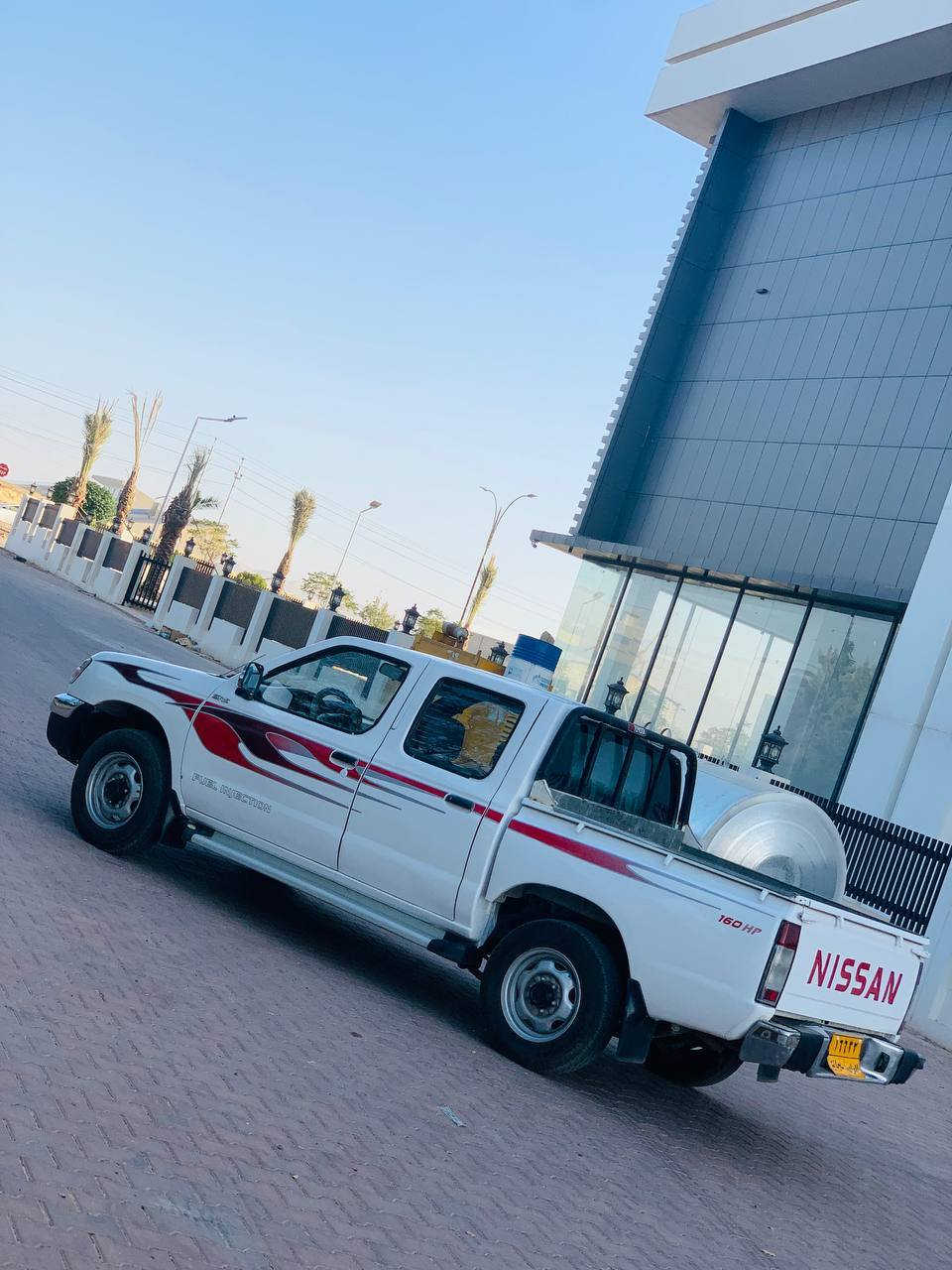 سلا و هاوريان
پيكاب نيسان بو فروشتن 
مه كينه و گير و اكسني به شه رته 
ته پريد و پاوه ره  
بوياخ عامه به س زور جوانه 
پيشه وه ي تو زيك لا ي سايق گرتيه 
سه ري شانسي پيشه وه ي تو زيك گرتيه 
موديل 2002 
هه ر چاور تايه ي نويه 
ته ق و ره قه ي نيه تي به شه رت 
ره قم سليماني وه كلا به ناوي خومه 
سعر 59 معاله ي تايه 
شوين سياره ئا كرئ 
اگه ر مشته ري ته له فون بكه 
***********
