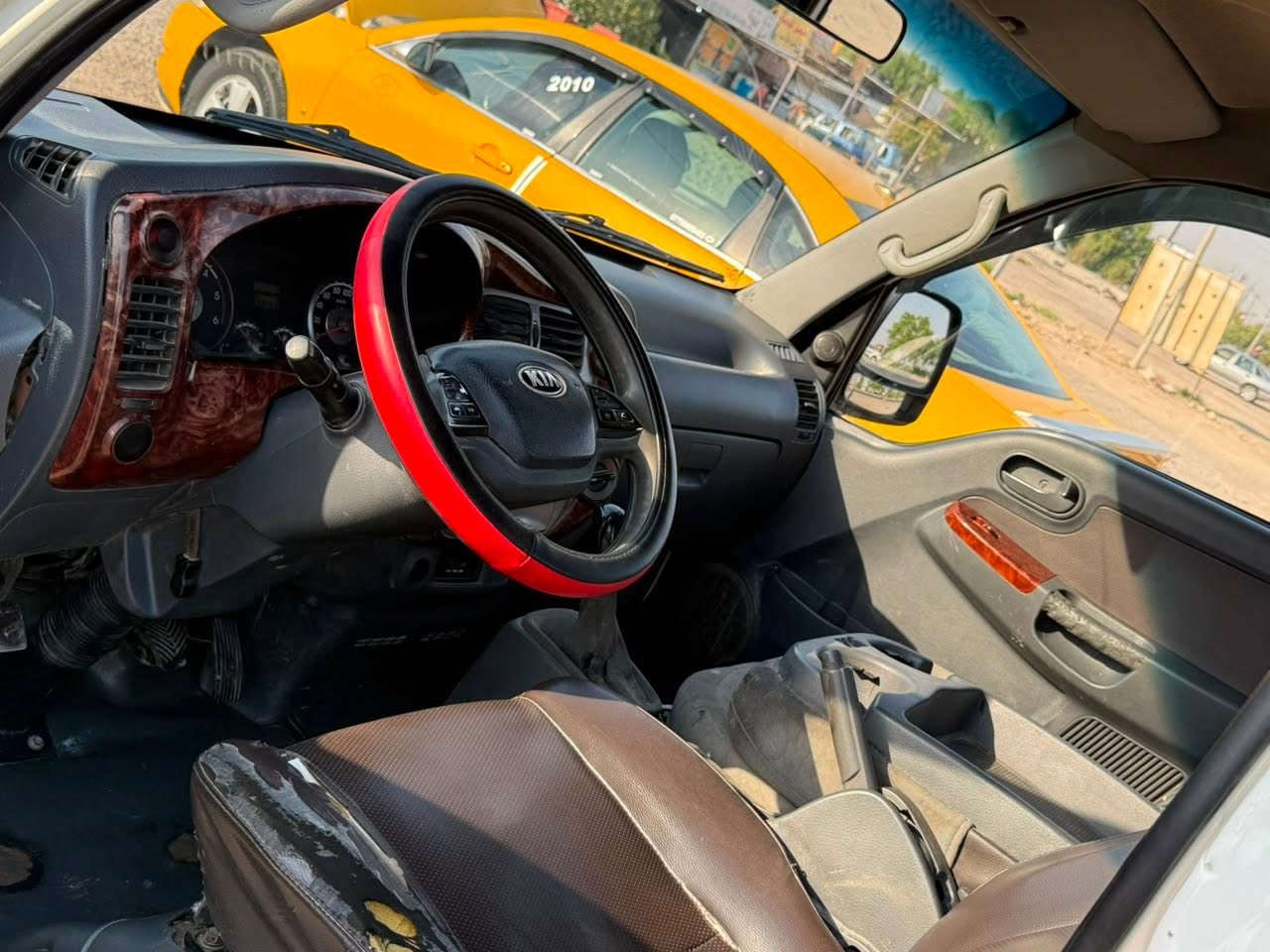 كيا بنكو  موديل ٢٠١٦.    مكينة ٢٧٠٠ كفاله عامة لا تنقيص لا بخار تخم تاير رقم بغداد دولي  مكفولة من الضربة والصبغ  السعر ١١٠ وبيها مجال بسيط لتواصل الاتصال  *********** ديالى بعقوبة
