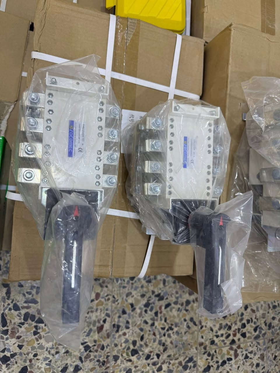 سلام عليكم ورحمه الله وبركاته
يوجد لدينا جنج اوفر 

سيكوميك  الاسعار جمله 

👈جنج اوفر 160 امبير السعر 35 دولار👉

👈جنج اوفر 250 امبير السعر 50 دولار👉

👈جنج اوفر 400 امبير السعر 100 دولار👉

👈جنج اوفر 630 امبير السعر 120 دولار 👉

👈 جنج اوفر 1000+1250 السعر 400 دولار 

👈 جنج اوفر 1600 امبير السعر 500 دولار 

👈 جنج اوفر 2500 امبير السعر 1400 دولار

الاستفسار👈 ***********👉 

خدمه توصيل جميع محافضات العراق 

العنوان بغداد الشورجه عكد النصارى
