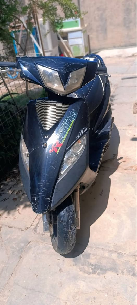 للبيع 
ثعلب GTR 
دراجه نظيفه فقط كفراتها الاماميه تعبانه 
كل شيء بيها شغال نكره سلف
السعر 350 وبيها مجال
بابل المحاويل
***********

