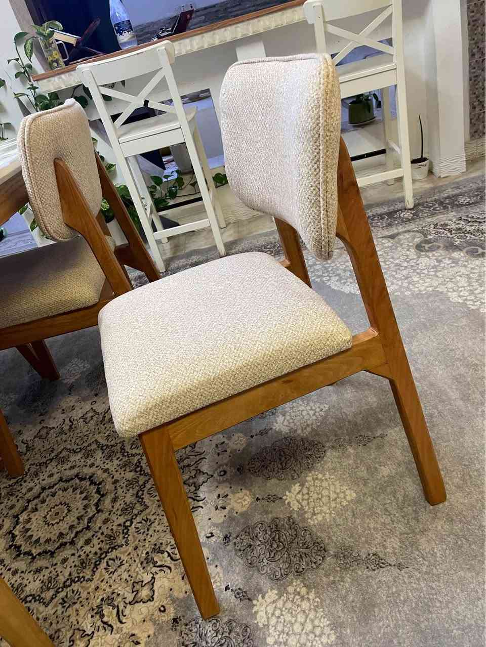 مێز تعام ٤ نەفەری زۆر خاوێن داری ئەسلی بێ مشکیلە نرخی ٤٠٠ هەزار ژ.م *********** أربيل, العراق
