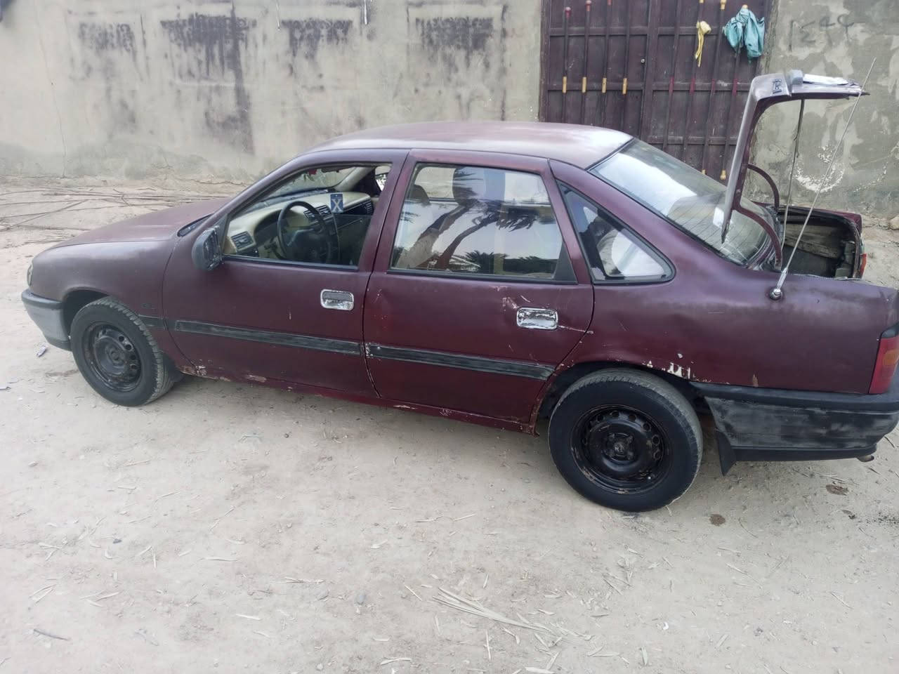 سلام عليكم أوبل فكتره للبيع حجم 16 رقم بابل مشروع وطني سياره بلاديه لاضربه ولا صبغ  حداديه نص عمر سنويه ستوهه سقطت مكانه نجف مشخاب السعر 18 وبيه مجال ***********
