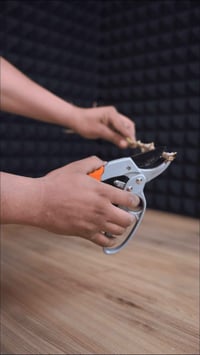 مقص تقليم • شفرات ستانلس • مقبض مريح