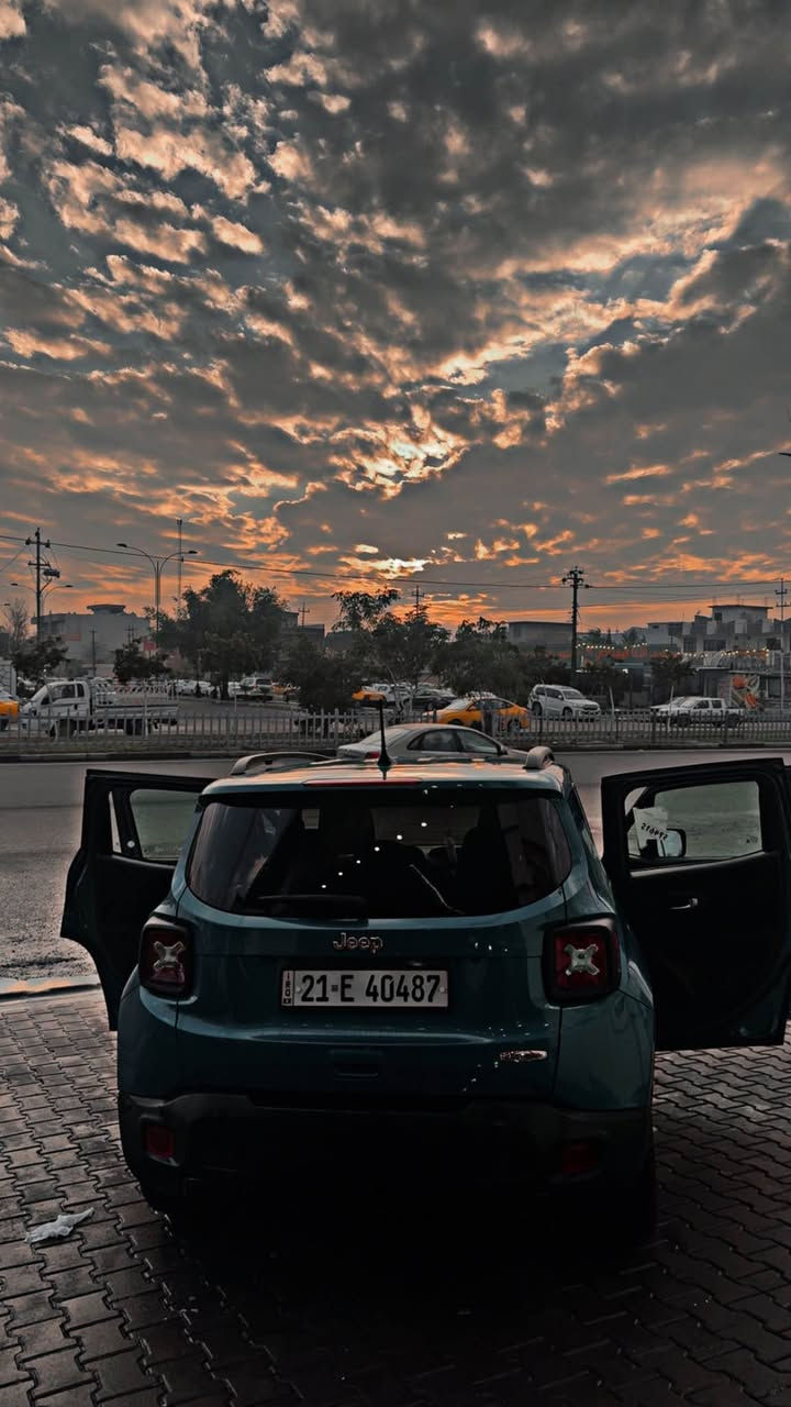 🚘 للبيع فقط  |  مكاني كركوك
جيب رنجييد 2021.سليماني 
💰 السعر: 141 قابل للتفاوض 
🔹 الحالة: نظيفة جداً
🔹 الممشى: أقل من 4000 ميل 
🔹 الحوادث: حادث بسيط سابق راسلني وادزلك الصور، تم 
🔹 التبريد: بلاد ثلج ❄️---
⚙️ المواصفات والتجهيزات:
✅ هاند بريك دكمة
✅ رادار أمامي لمنع التصادم
✅ رادار تحديد المسار (Lane Assist)
✅ نظام النقاط العمياء
✅ تحكمات قيادة بأربع جهات
✅ أربع وضعيات للقيادة حسب الطريق
✅ نظام التحكم بالنزول من المنحدرات
✅ إشارات بالمرايا الجانبية
✅ كاميرا خلفية دقة عالية جدا
✅ شاشة لمس كبيرة متعددة الوظائف
✅ تشغيل عن بُعد
✅ تشغيل بالبصمة
✅ بصمة أبواب ذكية
✅
---
 المحرك :شرط لا صرف ولا بخار شرط كير 
🔹 
🔹 4 سلندر اقتصادي وقوي
🔹 كير أوتوماتيك 
---
📌 ملاحظة:
السيارة استخدام شخصي
، جاهزة للفحص وما تحتاج أي تكاليف.
رقمي:  *********** 
وتساب | Singapore
