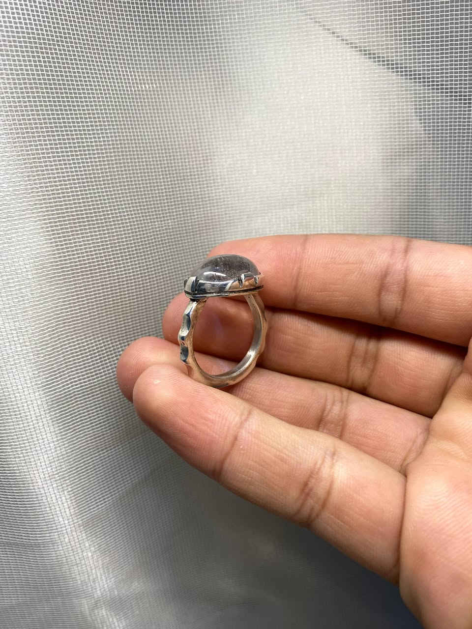 اللهم صل على محمد وآل محمد
خاتم من الدر النجفي خام صافي 
مقاس الخاتم 18 مقاس الحجرة 15 ملم 
مصاغ يدوي ( سيد ضياء الموسوي ) 
( خاتم جديد غير ملبوس ) 
لمعرفة السعر مراسلة خاص او واتساب *********** 
توصيل جميع محافظات العراق 🚘
