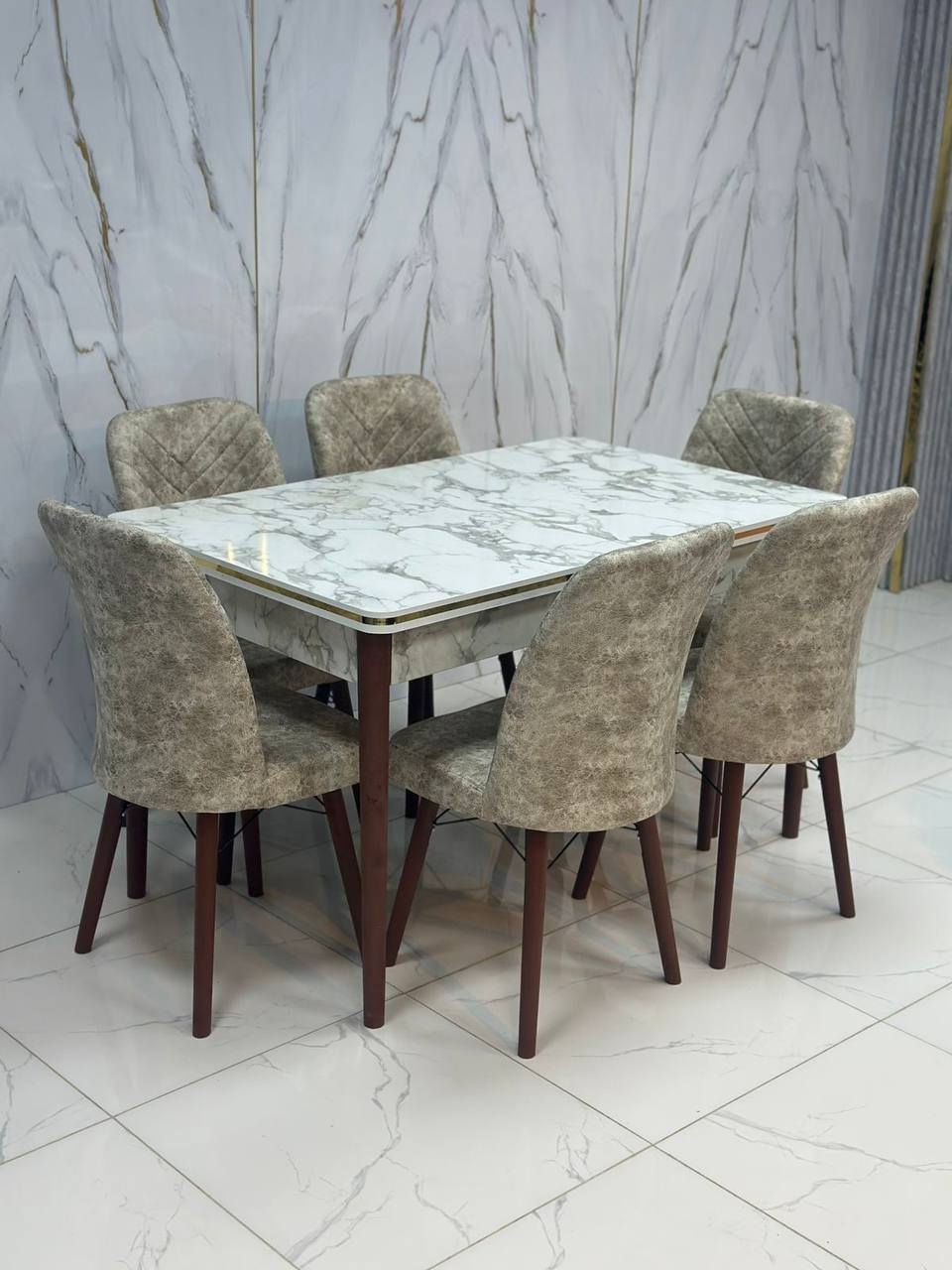 ميز طعام 4 كرسي و6 كرسي
سلايت✨✨✨✨
رجل خشب زان يتحمل اوزان ثقيلة
المنشأ تركي الأصلي 
6كراسي 
قياس 140× 80
بعد التكبير 170 سم 
ارتفاع 75سم 
✨✨✨✨✨✨
4كراسي قياس 120*80
ارتفاع 75 سم 
للحجز والاستفسارات مراسلة الصفحة✨
🚕🚕🚕🚕🚕
تتوفر خدمة توصيل
كافه محافظات العراق


**إذا كنت صاحب هذا الإعلان وتريد حذفه لأي سبب، رجاءا أرسل رسالة إلى الدعم الفني**