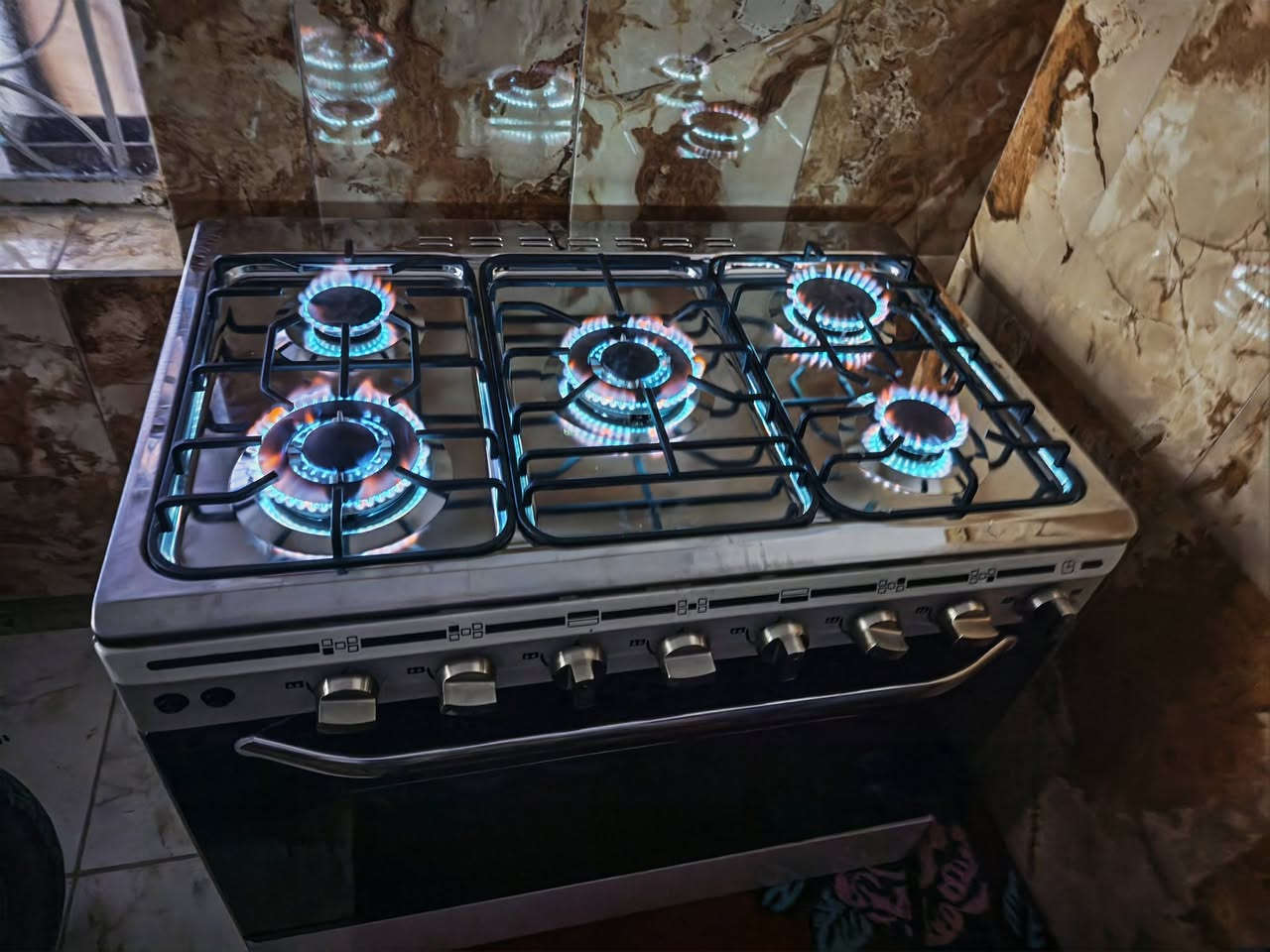 طباخ 5 عيون جيد بالكارتون استعمال 10 تيام فقط سبب البيع ضيق المكان ماخذة ب450 رايدة ب350 مكاني بغداد مدينة الصدر


**إذا كنت صاحب هذا الإعلان وتريد حذفه لأي سبب، رجاءا أرسل رسالة إلى الدعم الفني**