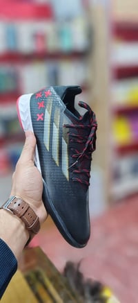 اديداس • حذاء صالات • مقاس ٤١