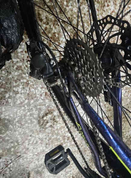 سلام عليكم بايسكل للبيع السعر 100 وبي مجال بسيط مابي اي عطل مكاني بغداد المشتل للتواصل ***********
