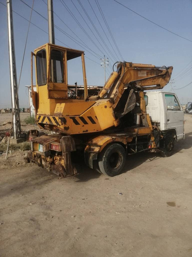 حفارة ازوزه رقم بغداد انشائيه
موديل 1991محرك 105بيها تبخير
سنويه منتهيه2019
السعر 80
***********
مكاني بصرة قضاء المدينه
بيها حصة كاز يوميه 40لتر
