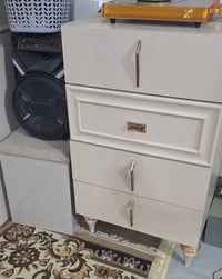 السلام وعليكم غرفه اخشاب جديده تركيه ٩ قطع  مافتوحه مكان ورديه خارج  ا...