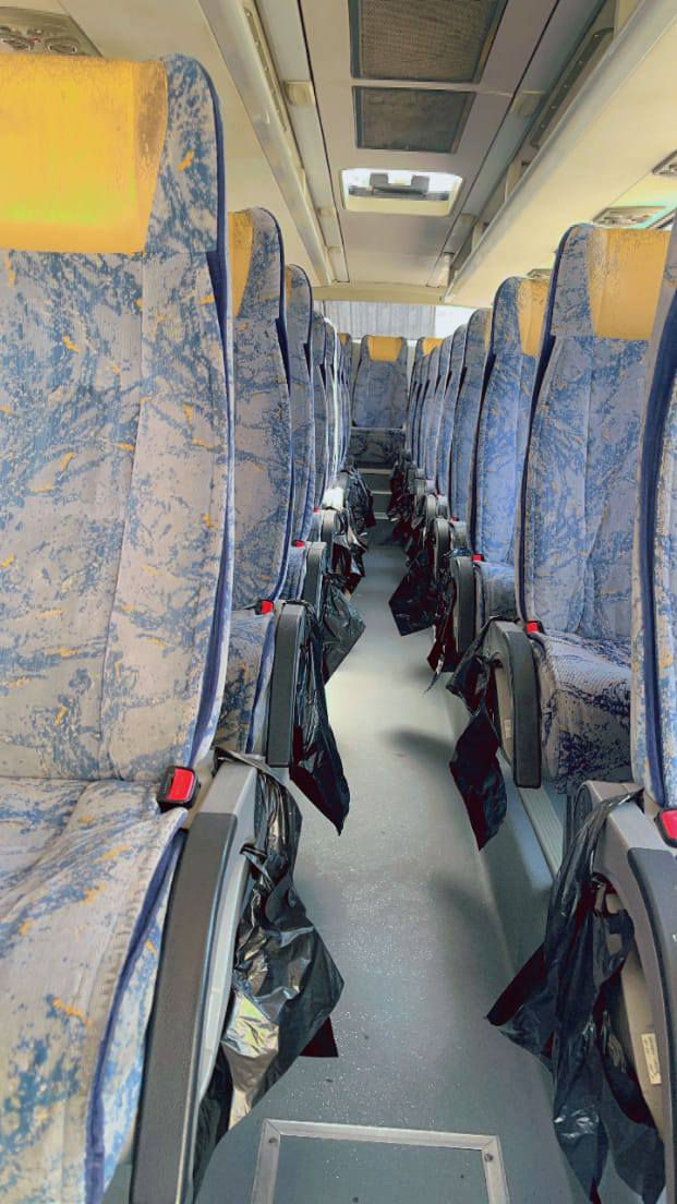 السلام عليكم سيارة صيني 2003 تبريد حداده مكينه كير كفاله تبريد صيني دواخل جيتي رقم انكليزي بسمي تخم تايرات مكينه كمنز 6 كير 6نمر سيارة جاهزة جوبلس عدد ركاب 40 نفر السعر 215 وبيه مجال اتصال ***********
