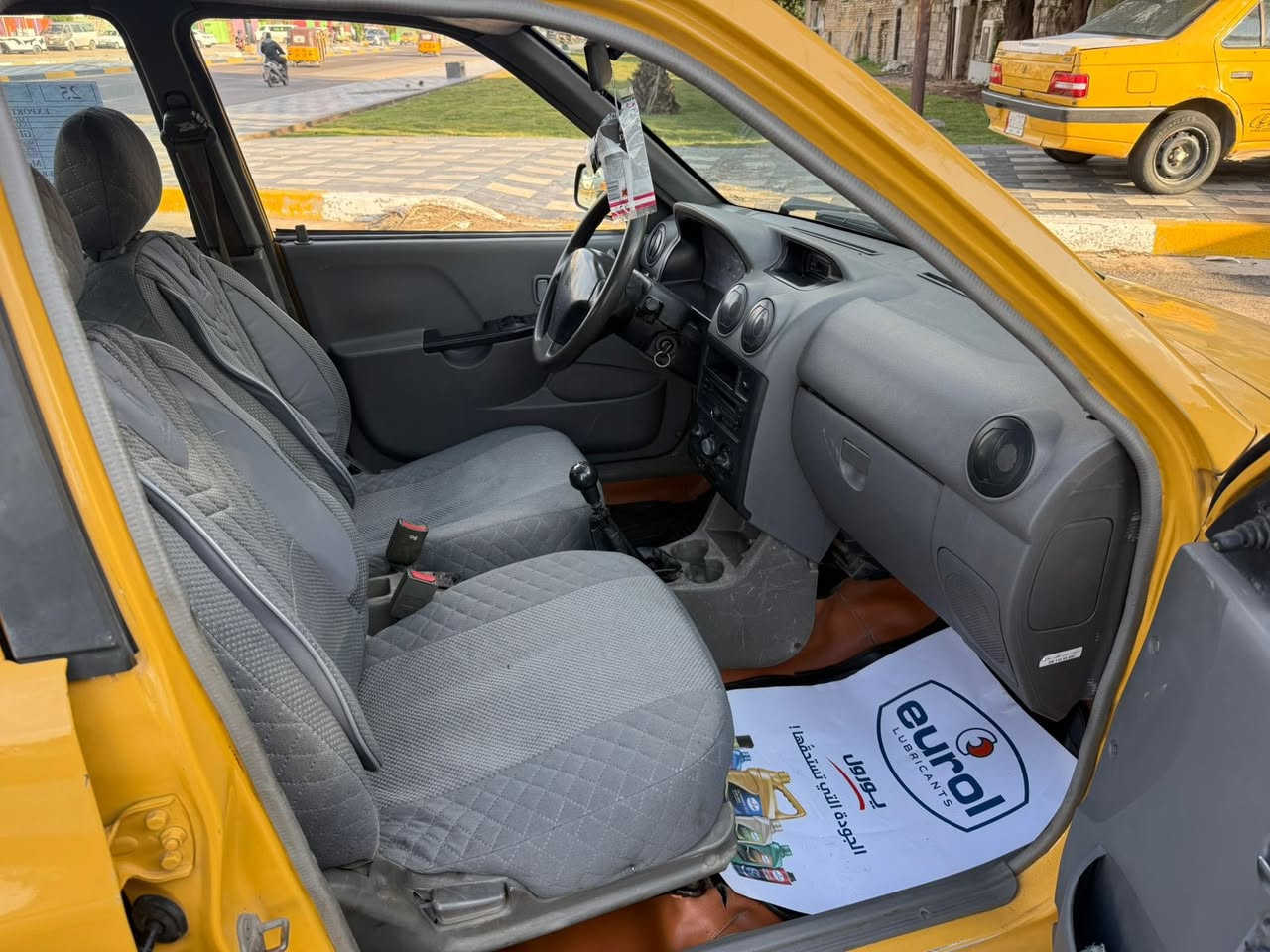 سلام عليكم سايبه موديل 2012 مكينة وكير و حداديه و شواصي مكفولات بيها صبغ. خشم جاملغ والباقي مكفول الساره احلا من الصور السعر 32 وبيها مجال هاتف *********** مكان نهايت حي اور
