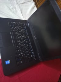 حاسبة ديل • جديدة • بها ملحقات