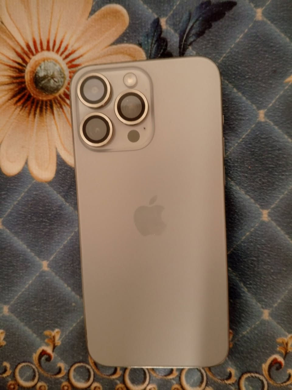 15برو ماكس ذاكره 256 بطاريه 86 عربي شرق اوسط مبدل شاشه اصليه ومبدل ضهر والكامره الاماميه بيه غواش فيس ايدي شغال كارتونته موجودهالسعر 725الف
***********
