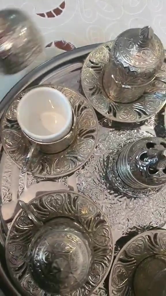صواني قديمات ثمانينات وسيت فناجين عثماني يتوفر توصيل لكل مكان
#فنتج


**إذا كنت صاحب هذا الإعلان وتريد حذفه لأي سبب، رجاءا أرسل رسالة إلى الدعم الفني**