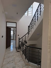 للايجار ٦٠م جديد الشعب خلف جامع الجهاد بيه ٣نوم واستقبال وخدمات طابقين...