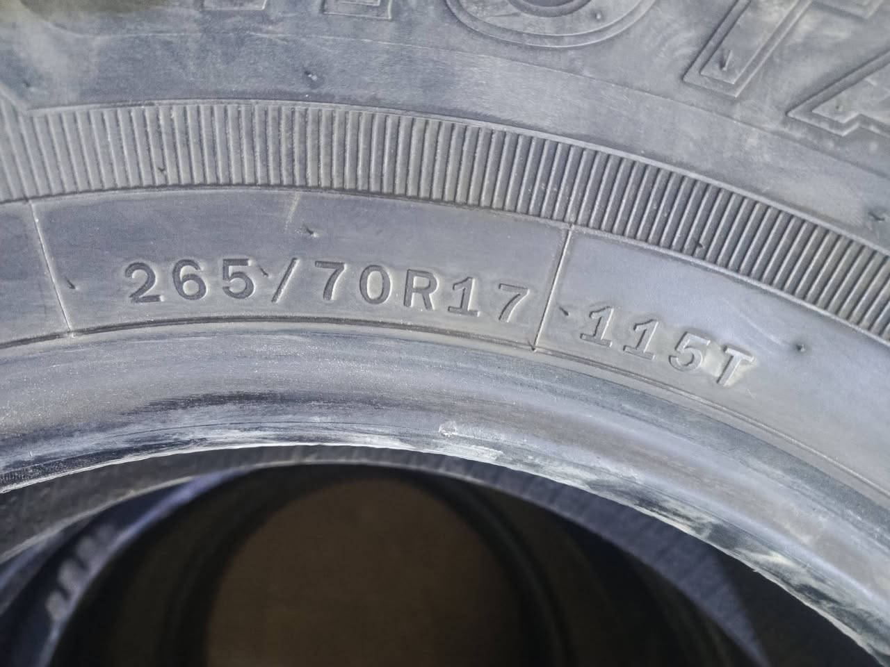 سلام عليكم غراض للبيع تخم تاير ويه اسبير نضيفات مال يوكن 14.. 200 الف.. بك لايت اصلي ليمنه بي كسر صغير ومصلح 25 الف ليده باب الخلفي اليمنه  10 الف  اتصل وتدلل ***********
