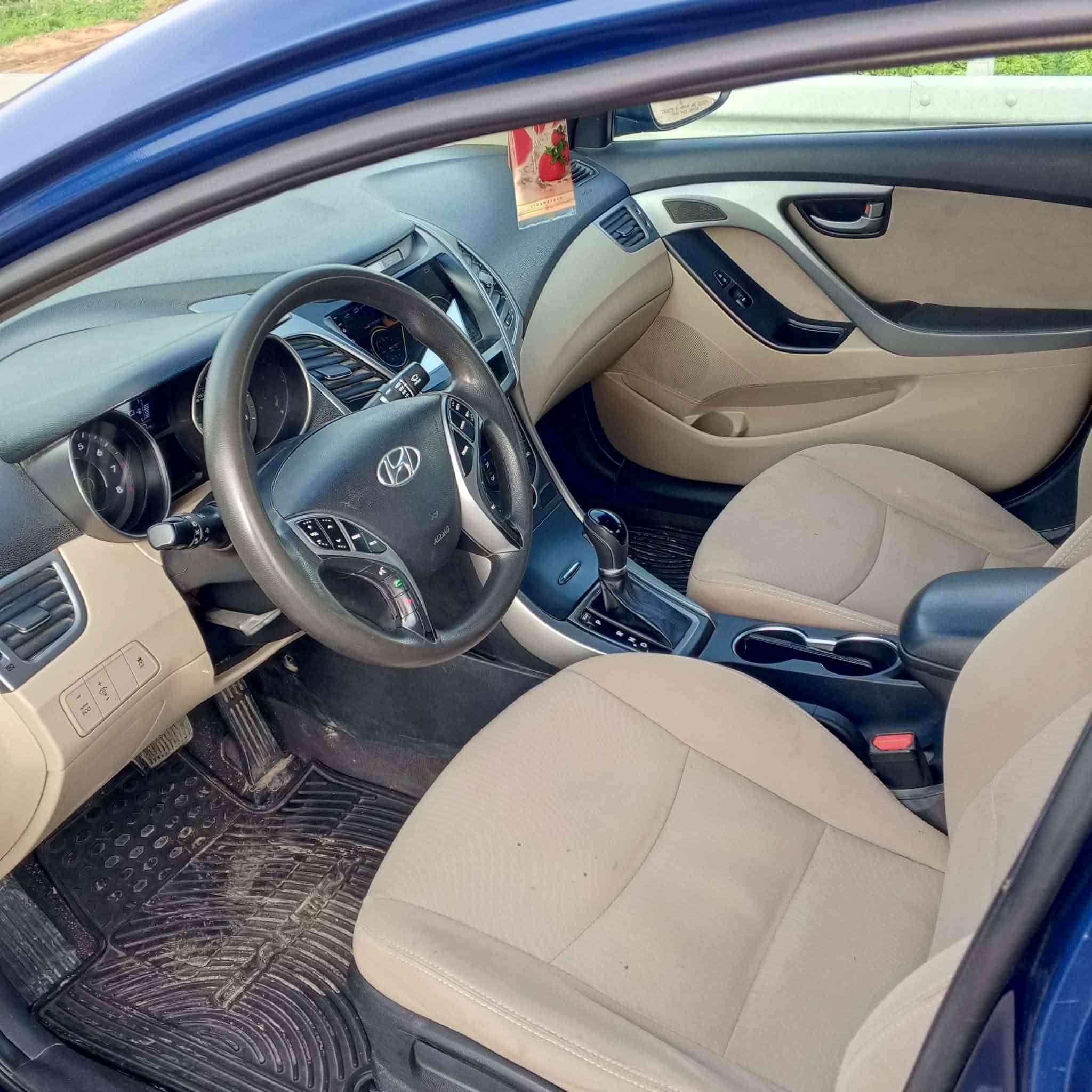 سياره للبيع
النتره موديل 2016
رقم بغداد 
ماشيه 123الف 
سونار موجود 
***********
***********
