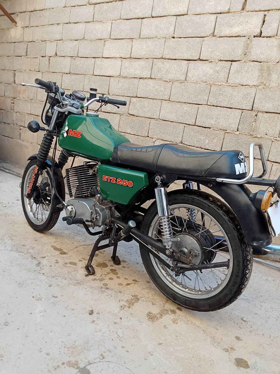 سلام عليكم شباب ماطور ٨٢ كصه واحد دينمو ارميجر  رقم وسنويه تريده بدون هم عادي مكلف بنشر اخوان ***********.      ***********
